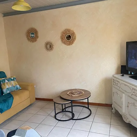Mazet Des Orchidees - 4 Personnes 50 M2 - Jardin, Prive De Paques A Fin Septembre - Independant - Stationnement Prive Servian